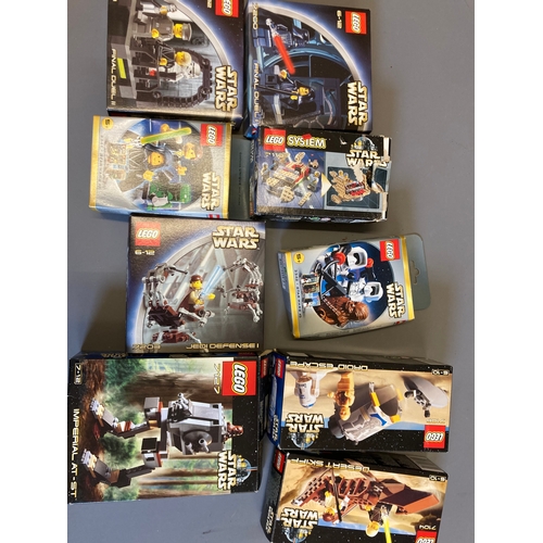 317 - A large quantity of Lego Star Wars figures and models. All recent issue items in plastic bags with f... 