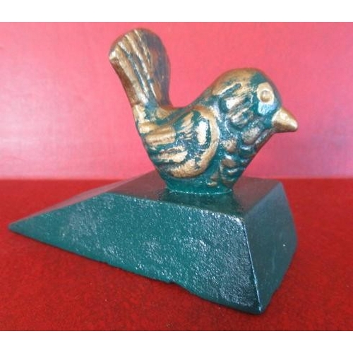 32 - CAST IRON WREN DOORSTOP