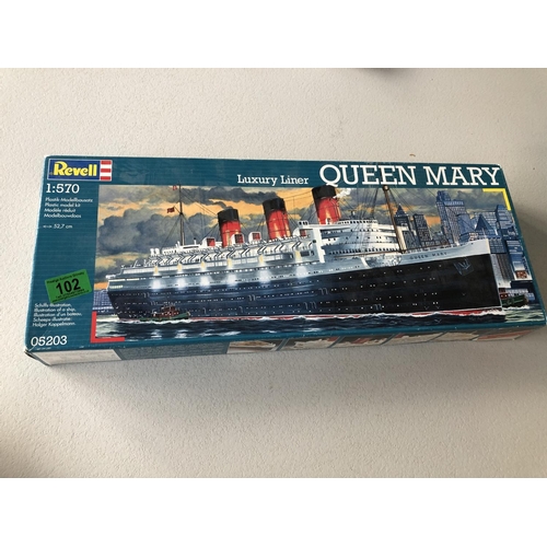 102 - revell 1/570 queen mary some parts are unclipped