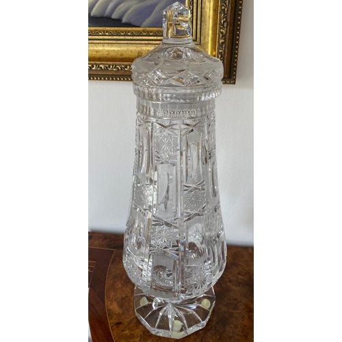 172 - Large lidded crystal vase