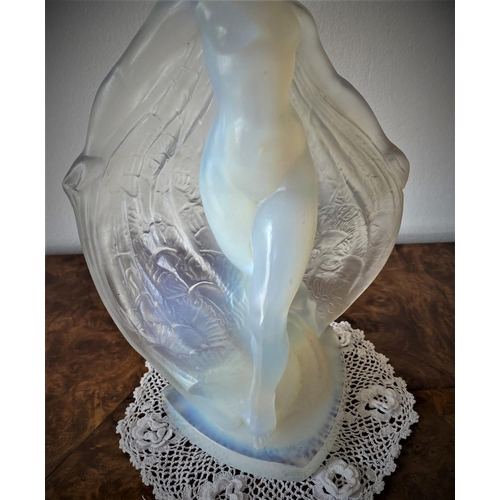 174 - 1930s french art deco glass figurine entitled elegant beauty by sabino glass of an attractive naked ... 