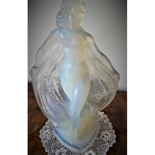 174 - 1930s french art deco glass figurine entitled elegant beauty by sabino glass of an attractive naked ... 