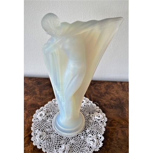 175 - 1930s french art deco etling glass figurine entitled nue au bras tendu by lucile servin of an attrac... 