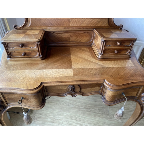 180 - Late 19th century walnut dressing table / desk