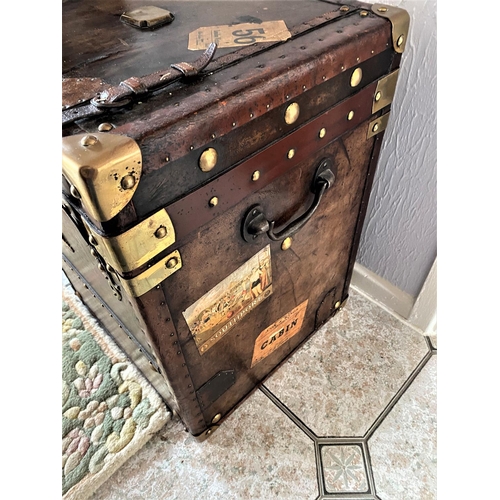 185 - Large travel trunk with an antique look 18