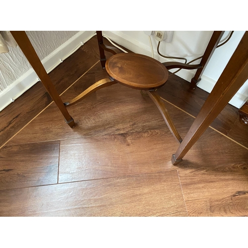 219 - Edwardian inlaid oval table 30