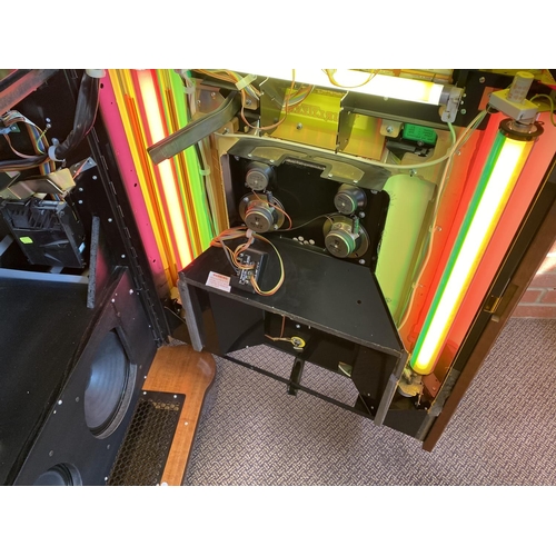 398 - Wurlitzer one more time 184/f91 jukebox in great condition with the bubble effect around the dome. T... 