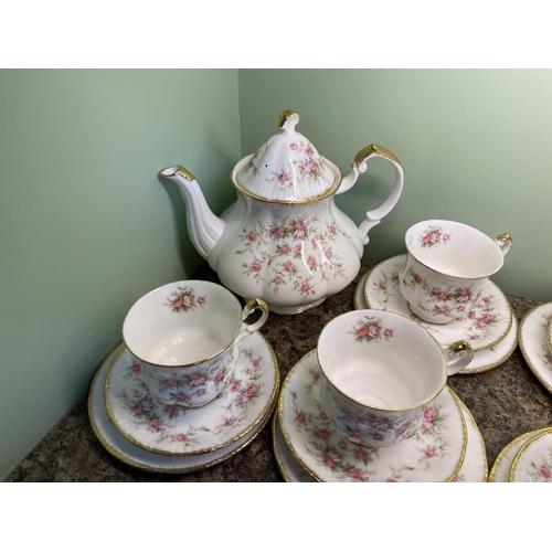 47 - Paragon victoriana rose 6 piece tea set just missing the sugar bowl