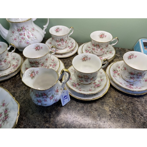 47 - Paragon victoriana rose 6 piece tea set just missing the sugar bowl