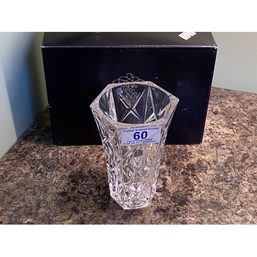 60 - stuart small crystal vase