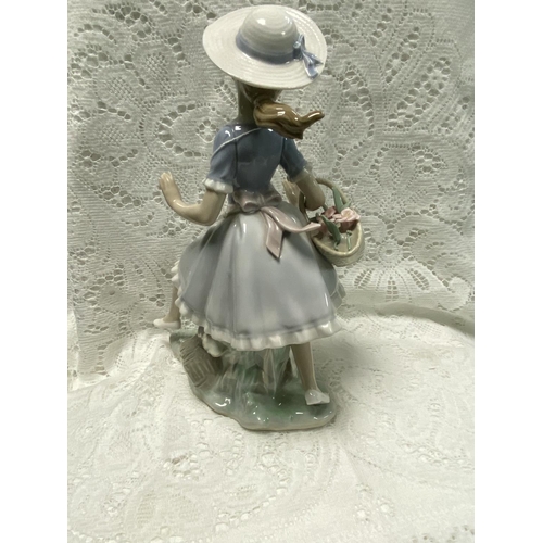 44 - LARGE LLADRO FIGURINE GIRL WITH POSY BASKET & PUPPY 11