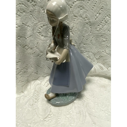 47 - LLADRO GIRL WITH PIGTAILS HOLDING A DUCK 11