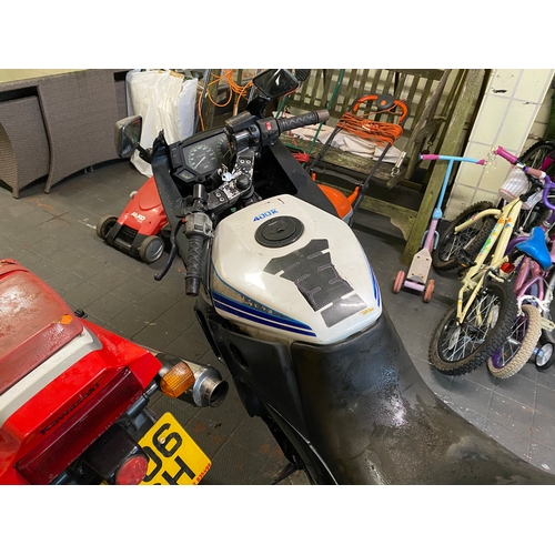 765 - classic Kawasaki gpx 400r which has been stored away for many years. this has been started but will ... 