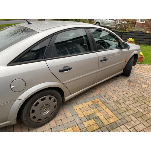 767 - Vauxhall Vectra in good running order and driven daily until last month. new car forces sale.
mot un... 