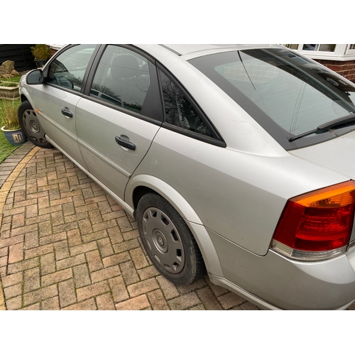 767 - Vauxhall Vectra in good running order and driven daily until last month. new car forces sale.
mot un... 