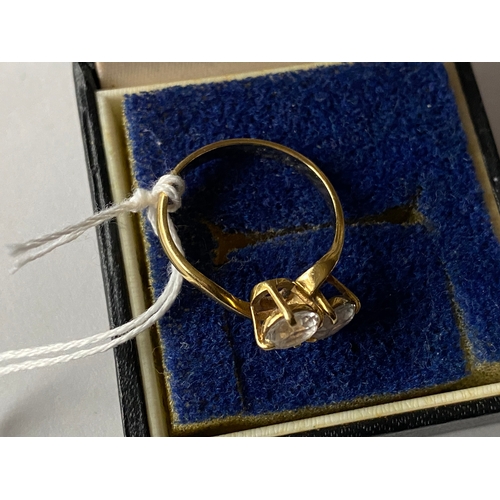 757 - 18ct gold ring size O 3.1g