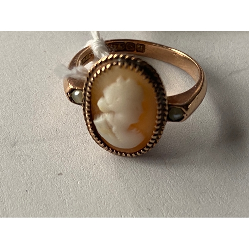 755 - antique 9ct gold cameo ring with seed pearls 3.5g size o