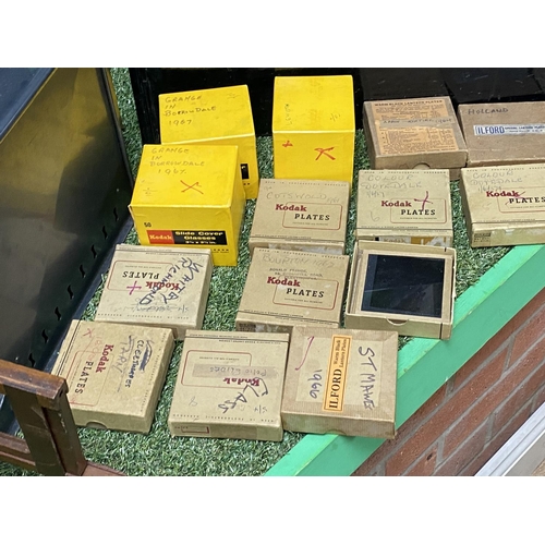 1 - IMPRESSIVE VINTAGE ELECTRIC MAGIC LANTERN WITH ACCESSORIES & 14 BOXES OF MAGIC LANTERN SLIDES FROM A... 