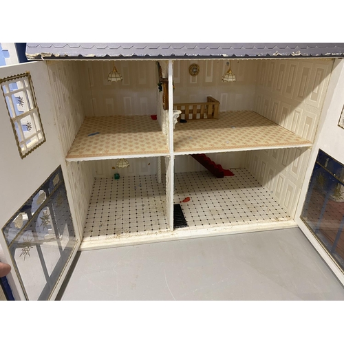 6 - DOLLS HOUSE SHOP WITH FLAT ABOVE INCLUDES SOME ACCESSORIES 60CM WIDE 37CM DEEP 59CM TALL