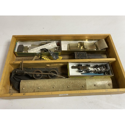 188 - WOODEN TRAY OF ASSORTED MODEL ENGINEERING
