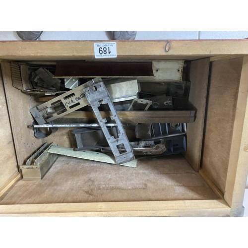 189 - WOODEN BOX OF ASSORTED MODEL ENGINEERING PROJECTS