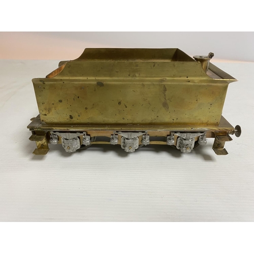 272 - GAUGE 1 TENDER  Hand  BUILT FROM BRASS LOCO NEVER GOT MADE EXTREMELY GOOD DETAIL VIEWING RECOMMENDED... 
