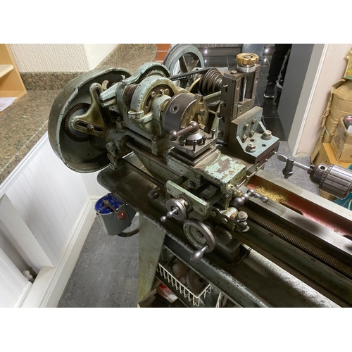 262 - MIFORD LARGE METAL WORKING LATHE IN RUNNING ORDER WITH LOTS OF ACCESSORIES