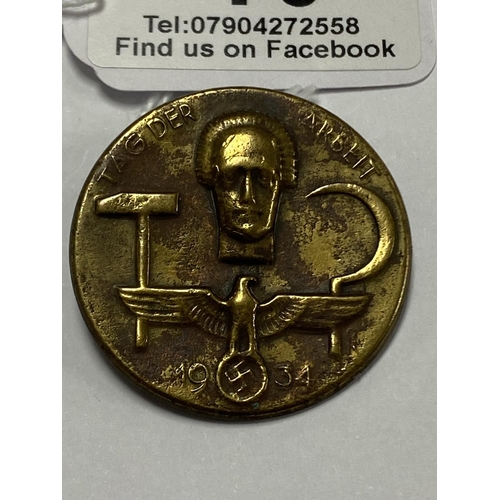 16 - GERMAN 1934 NATIONAL DAY OF LABOUR BADGE