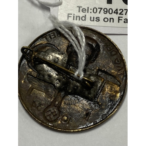 16 - GERMAN 1934 NATIONAL DAY OF LABOUR BADGE