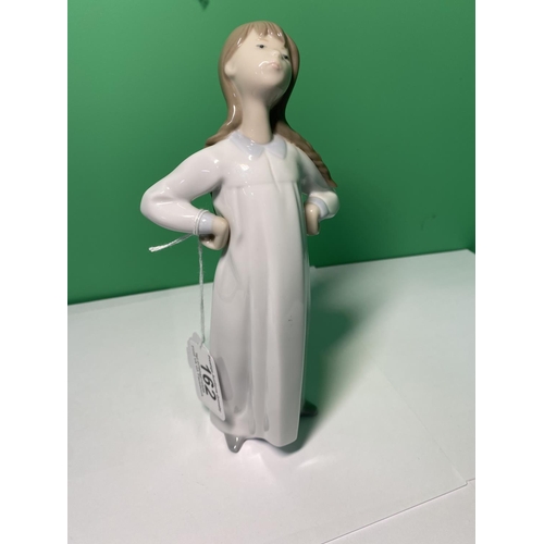 162 - LLADRO 4872 GIRL STRETCHING