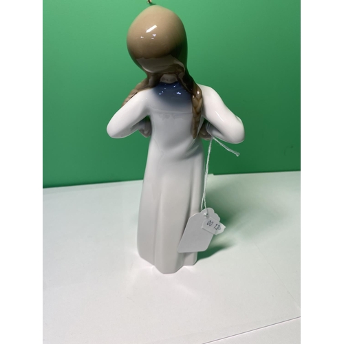 162 - LLADRO 4872 GIRL STRETCHING