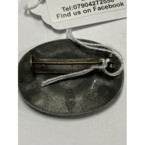 17 - GERMAN WW2 RAD WOMAN BROOOCH