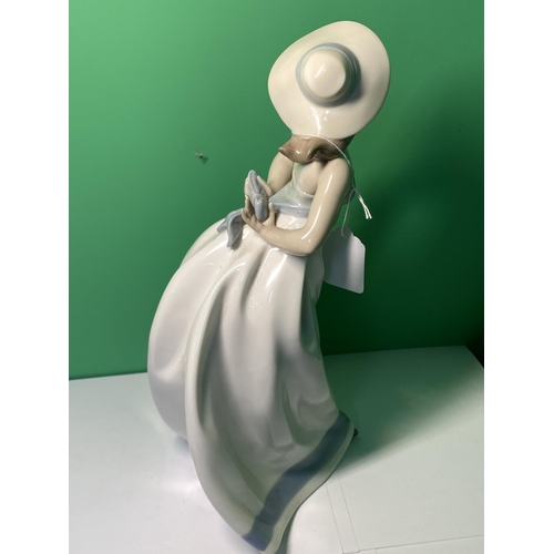 177 - LARGE NAO FIGURINE GIRL IN HAT & DRESS