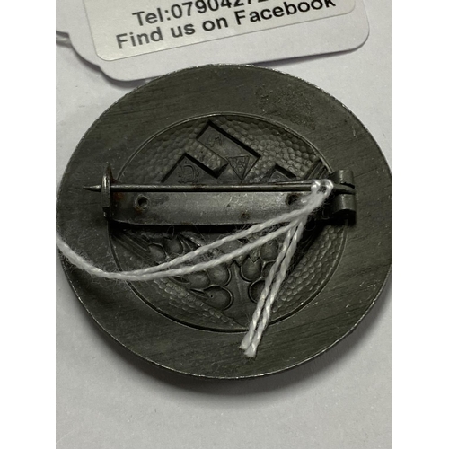 18 - GERMAN WW2 RAD FEMALE YOUTH BADGE