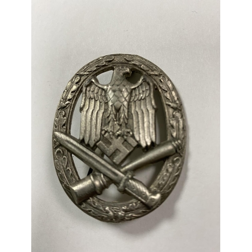 39 - WW2 GENERAL ASSAULT BADGE