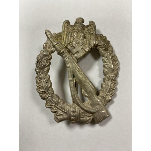 40 - WW2 INFANTRY ASSAULT BADGE