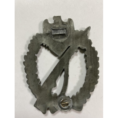 44 - WW2 INFANTRY ASSAULT BADGE WITH F25 ON THE BACK