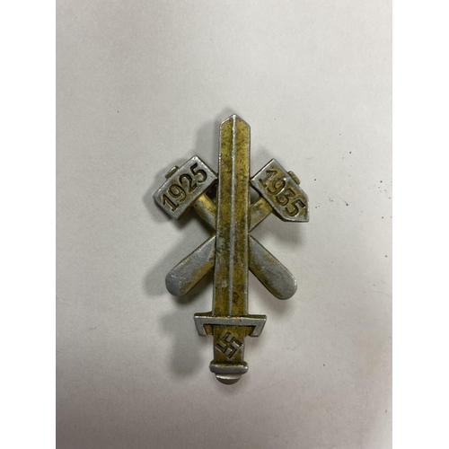 53 - GERMAN NSDAP GAU ESSRN BADGE WITH HOFFSTATTER BONN ON THE BACK