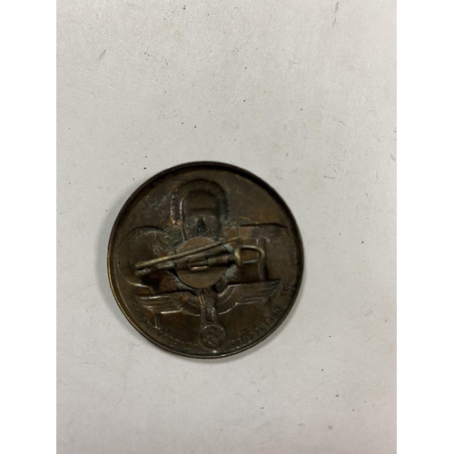 60 - GERMAN 1934 TAG DER ARBEIT TINNIE