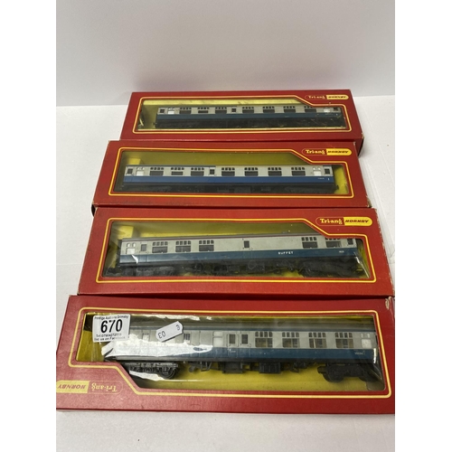 670 - 4 OO gauge hornby triang coaches