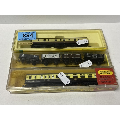 884 - assorted coaches & wagons N gauge