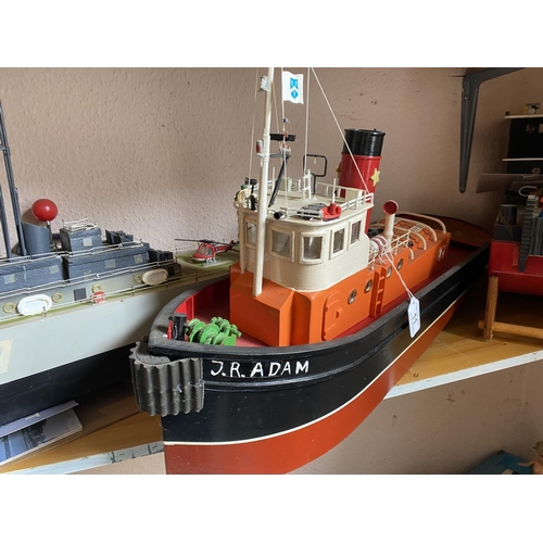 11 - MOTORIZED HARBOUR TUG 