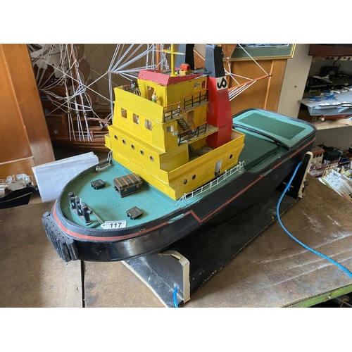 117 - MOTORIZED OCEAN TUG VERY HEAVY LENGTH 84CM WIDTH 27CM