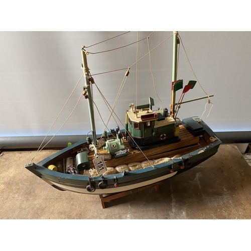 151 - MOTORIZED FISHING BOAT LENGTH 50CM WIDTH 16CM