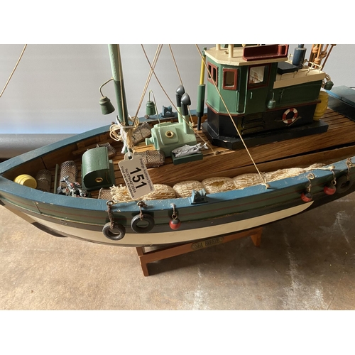 151 - MOTORIZED FISHING BOAT LENGTH 50CM WIDTH 16CM