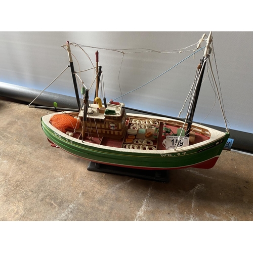 159 - STATIC WOODEN SEA NETTER LENGTH 38CM WIDTH 10CM