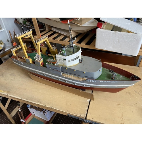 202 - MOTORIZED TRAWLER 