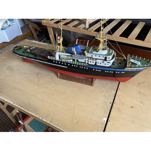 213 - MISSING MOTOR OCEAN TUG LENGTH 76CM WIDTH 14CM