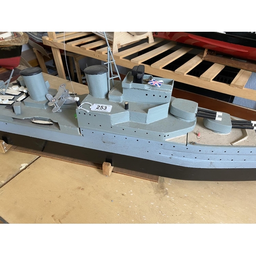 253 - MOTORIZED FRIGATE LENGTH 120CM WIDTH 15CM