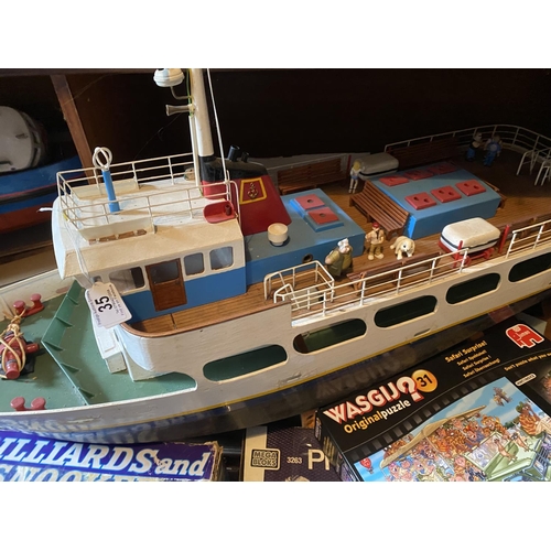 35 - ISLE OF WIGHT FERRY CRUISER LENGTH 92CM WIDTH 28CM